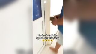 Vợ bị xếp gọi lên phòng chồng đi theo phát hiện vợ đang địt nhau với xếp dâm đãng