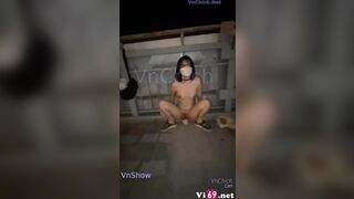 Xích bé sinh viên trên cầu vượt cởi đồ hành hạ càng mạnh bạo em lại càng thích 4