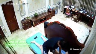 Hack Camera Con Học Bài Bố Mẹ Làm Tình Bên Cạnh