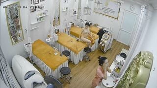 Quay lén tiệm SAPA chuyên chăm sóc lồn cho các chị em