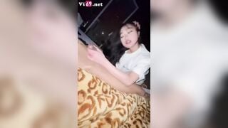Em tiktoker xinh xắn biết anh quay phim nhưng em mặc kệ 2
