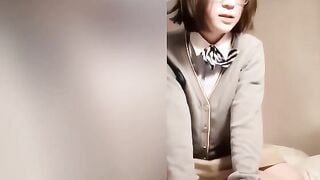 Dụ dỗ gạ chịch được em học sinh mới lớn Trung Quốc đi khách sạn để quan hệ tình dục