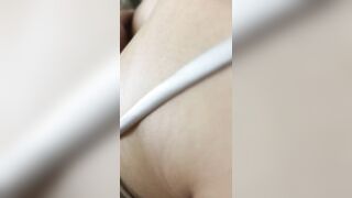 em đang làm việc mà anh cứ nâm mê làm em sướng