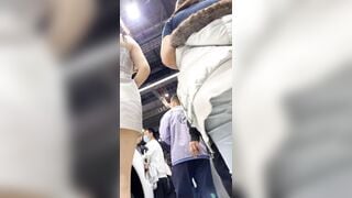 quay lén dưới váy máy em PGA trong sự kiện ra mắt xe - phần 19