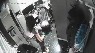 Quay lén trong phòng ngủ của em gái xinh thay quần áo vú to lồn ngon mông bự