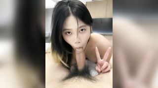 Gái dâm trợn mắt bú mút con cặc dâm đãng kích thích siêu dâm