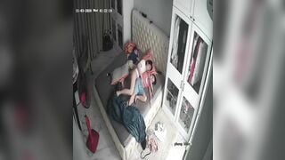 Bà mẹ thiếu thốn và khát tình