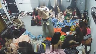 Sex Bí Mật Bên Trong Phòng Thay Đồ Tay Vịn Quán Karaoke