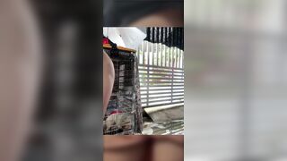 E gái thủ dâm trước nhà phần 4