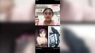Đêm đến lên ig khoe vú cùng hội chị em