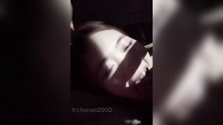 Nứng quá địt luôn trên xe ô tô bú mút con cặc địt nhau dâm đãng