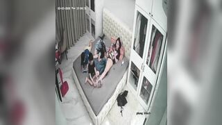 Bà dì khát tình thiếu thốn để cho cháu ngắm và sờ mép lồn của mình