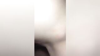 Tay vẫn dính máu móc lồn phá trinh của em ny