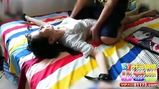 2 em gái Loli mới lớn bị thằng khốn nạn nó dụ dỗ gạ chịch