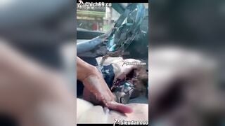 Móc lồn em thư ký lồn múp trong ô tô dâm đãng phụt nước