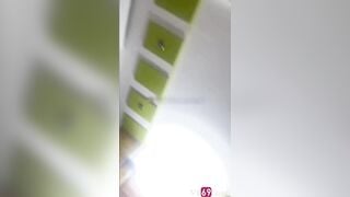Anh chỉ chụp thôi không quay em đâu