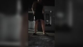 nguyện làm nô lệ cho chị em