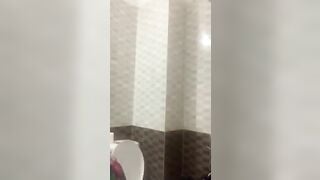 Lột đồ vay tiền 6