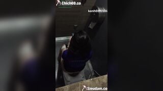 Siêu phẩm em nhân viên công ty tài chính mông tròn ngồi đái