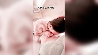 Nhìn em nó bú mút con cặc dâm đãng kích thích siêu dâm kích thích