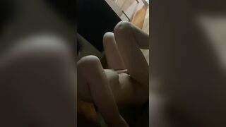 Cứ Thích Mở Cửa Thủ Dâm Rồi Cho Trai Chịch Thể Nhỉ