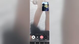 Bé này cũng *** body ngon quá ae lại còn chơi dầu gió nữa