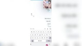 Clip Sex Dụ bé sinh viên chat sex đái ra ly rồi bắt em uống luôn