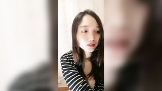 Em gái bán dâm trên mạng thủ dâm căng quá
