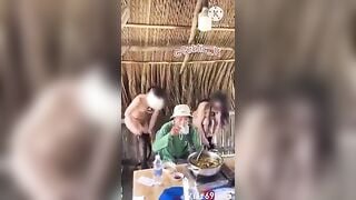 Lẩu đắt vl.em cởi hết quần áo là tiền lẩu gấp 2
