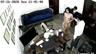 Thẩm mỹ viện bị hack cam làm bác sĩ nghề này cũng sướng nhỉ