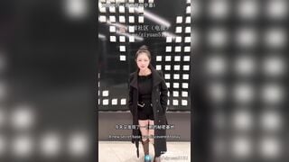 Hẹn hò cùng dâm nữ xinh đẹp móc lồn bú cu public trog rạp chiếu phim