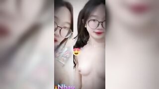 Cấp 3 show vú