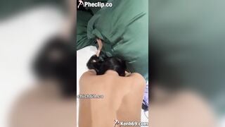 Qua nhà bạn chơi lén lút đè con gái mới lớn của bạn ra địt khẩu dâm nghe sướng vl ra