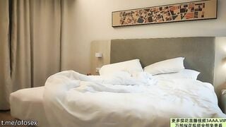 Chị máy bay với quả mông không chê vào đâu được