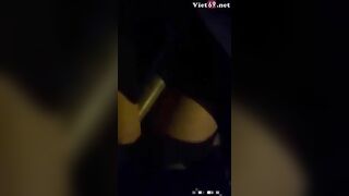 Em trai lên thăm chị