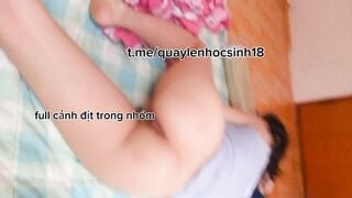 Em gái ngủ không mặc quần bị a trai hiếp