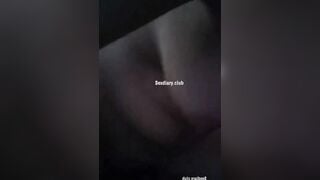 Cafe bú cu chơi tại bàn Em nhân viên