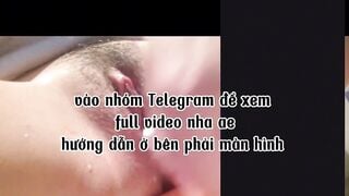 Cô bé lồn non thủ dâm với cái bút