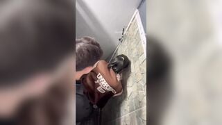 Lồn Thì Cho Đút Mà Đéo Cho Hôn Môi Là Sao