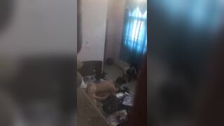 Quay lén thằng b dẫn bồ vệ nhà đụ nhau trg phòng bắn tinh xog ngâm chim trg lồn e lun