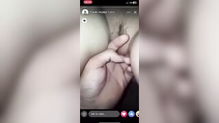 Em gái uống rượu say không biết gì