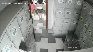 Thấy mông đít rồi sao em nỡ .......