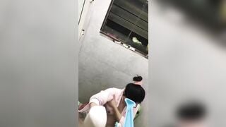 Quay lém cô em sinh viên phòng cạnh tắm
