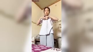 Vừa đi học về là móc loz thủ dâm