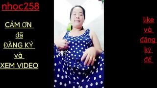 Chị gái mũm mĩm ở nhà một mình vừa thủ dâm vừa khẩu dâm nghe sướng vl ra