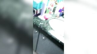 em xinh viên dâm đãng bú cu cho người yêu trong nhà tắm