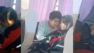 Quay lén cặp đôi làm tình lén lút trên xe bus ở Trung Quốc