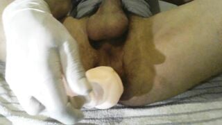 nhét âm đạo giả vô lỗ đít rồi thủ dâm móc lồn cực phê