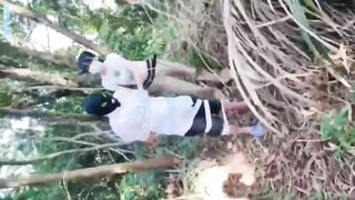 em gái nghiện BDSM thích khỏa thân nơi công cộng . 2