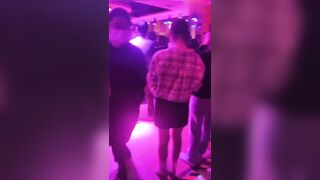 quán karaok cho địt nhau tập thể .